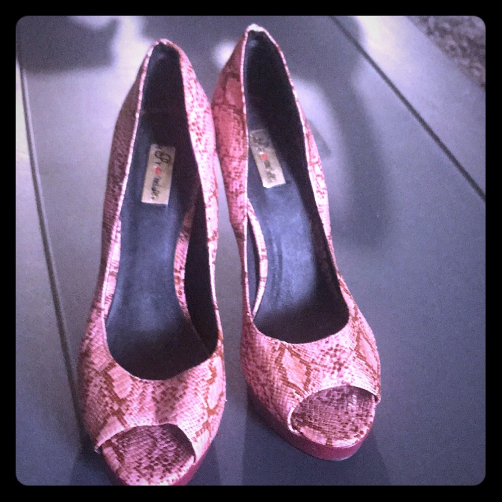 Burgundy/pink Faux Snakeskin Heels